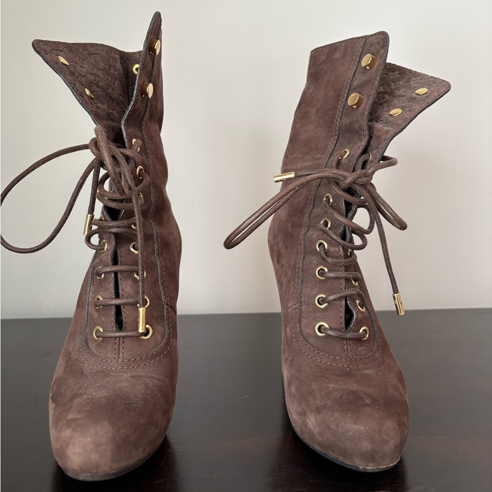 Louis Vuitton 
Suede Lace-Up Boots